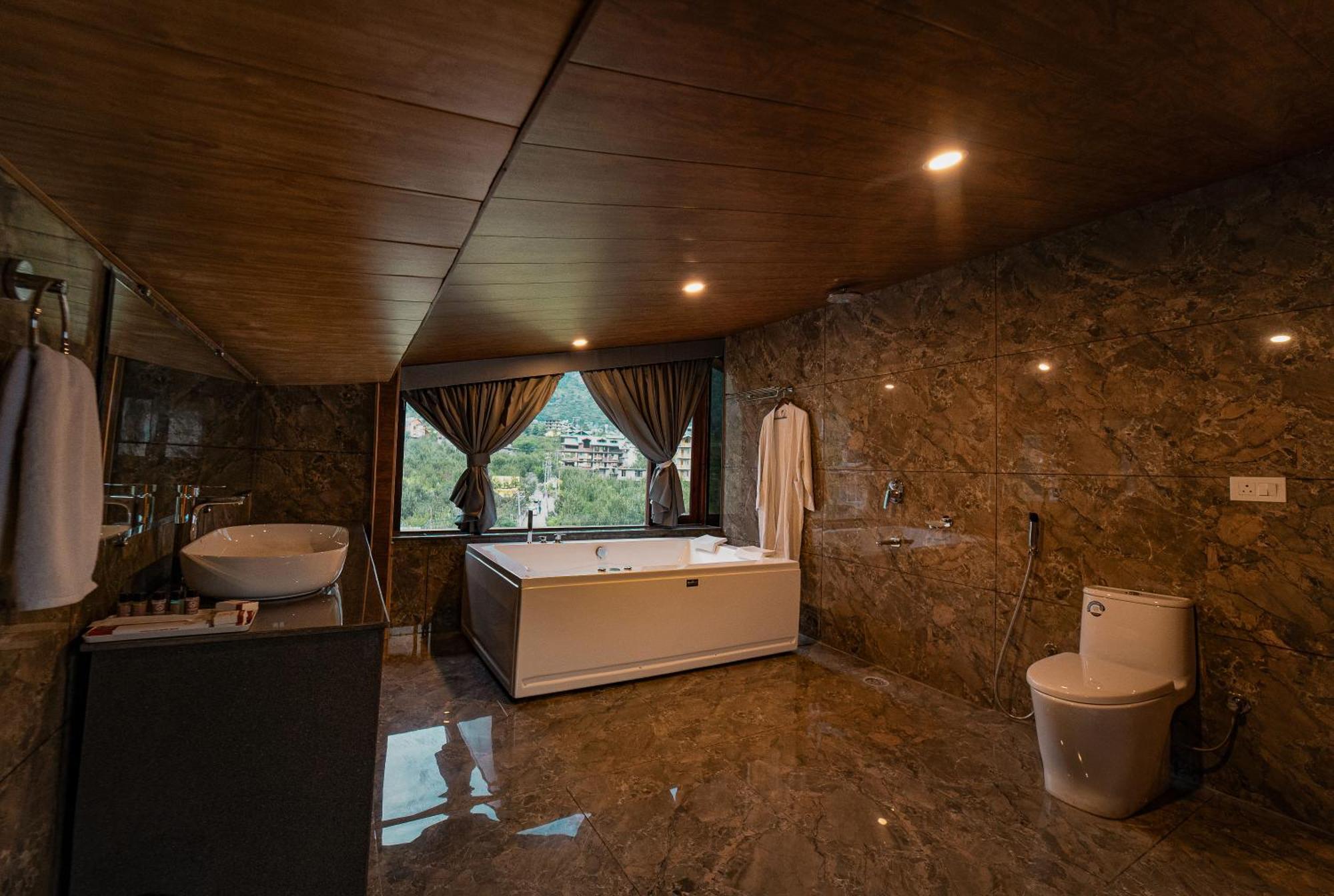 Hotel Nazaara - A Luxe Retreat Manāli Exteriér fotografie