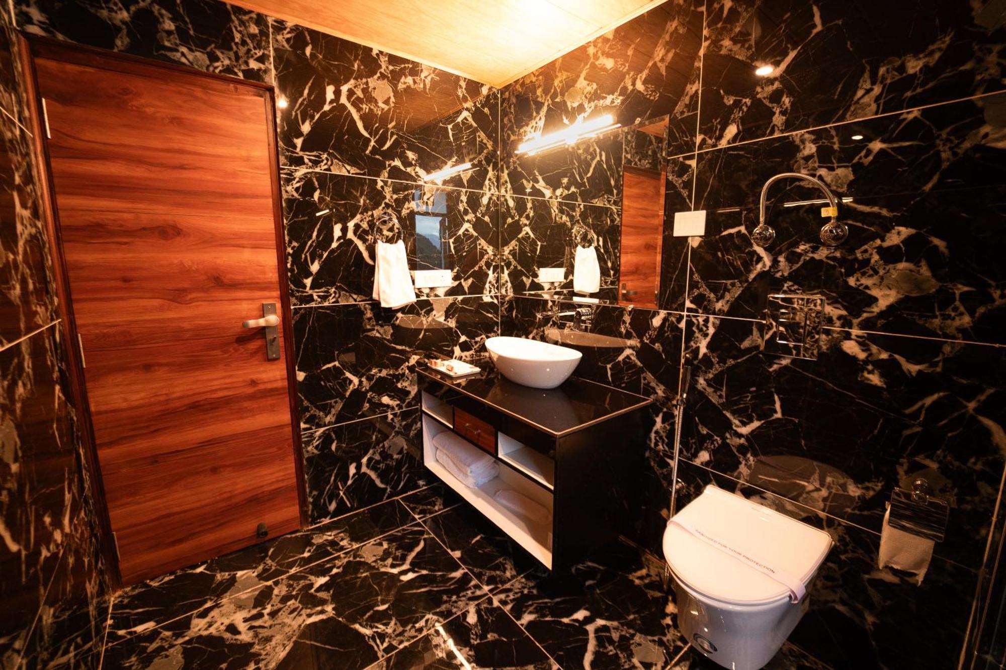 Hotel Nazaara - A Luxe Retreat Manāli Exteriér fotografie