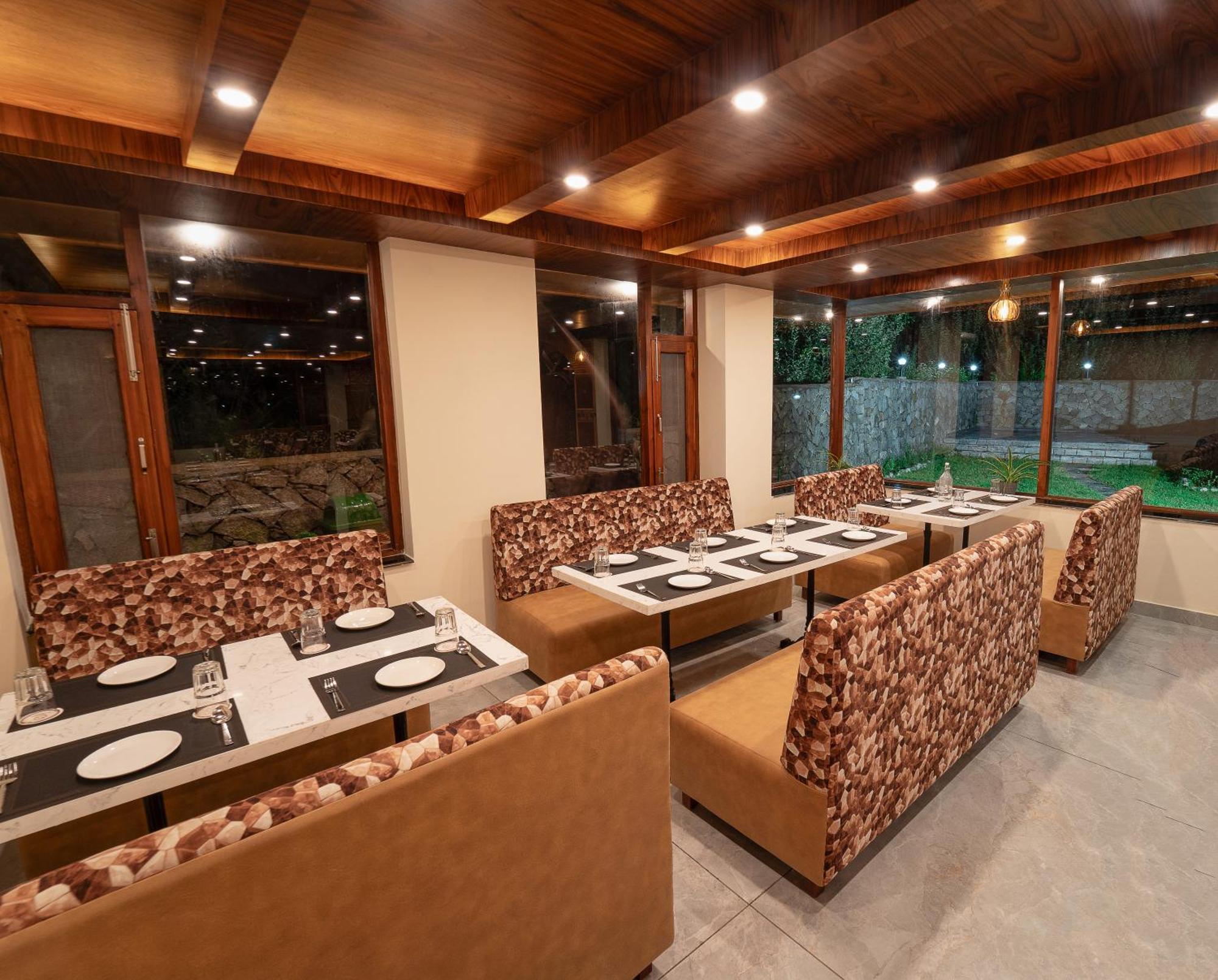 Hotel Nazaara - A Luxe Retreat Manāli Exteriér fotografie